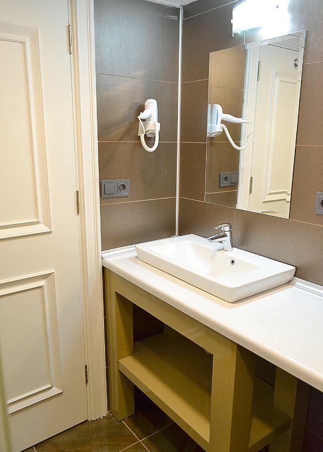 Mephisto Apartment Istanboel Buitenkant foto